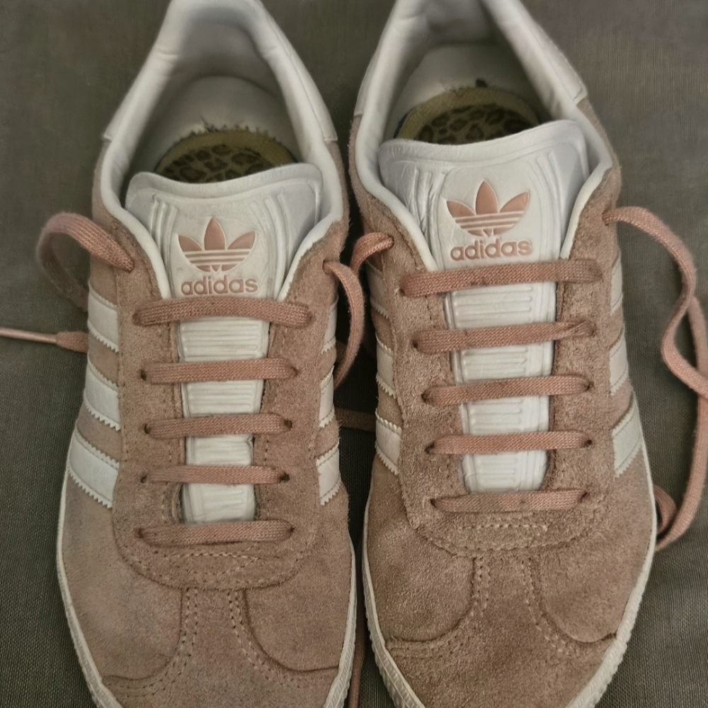 Adidas Gazelle pink canvas  shoes size 2 and 1/2